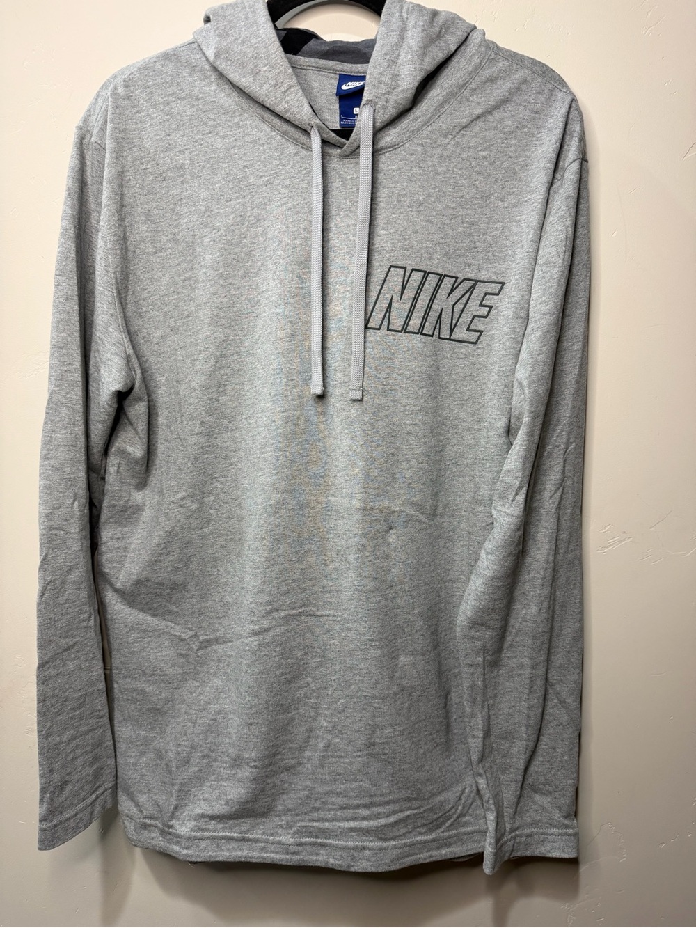 Nike Men’s Light Gray Pullover Hoodie with Logo